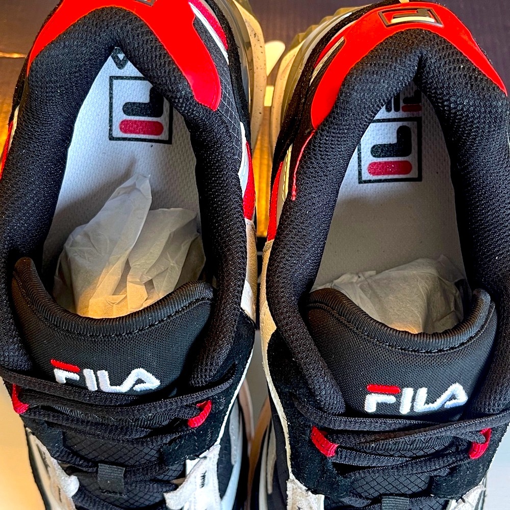NIB FILA VALADO MENS BLACK RED GRAY CASUAL LIFESTYLE SNEAKER SIZE 13 - Picture 9 of 13